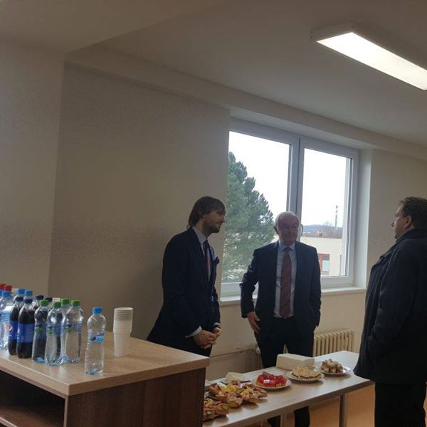 28419168_181180109186334_2741017045628878848_n