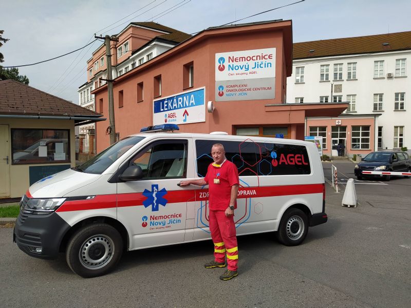 flotilu-novojicinske-nemocnice-doplnuji-modernejsi-a-komfortnejsi-sanitn...