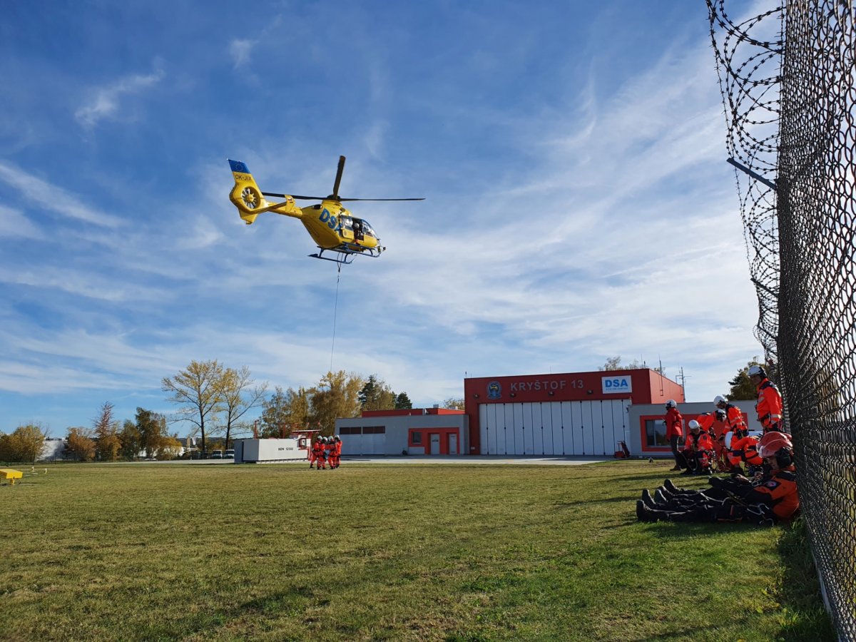 Vycvik-clenu-posadek-LZS-pro-plneni-specialnich-cinnosti-HEC-12